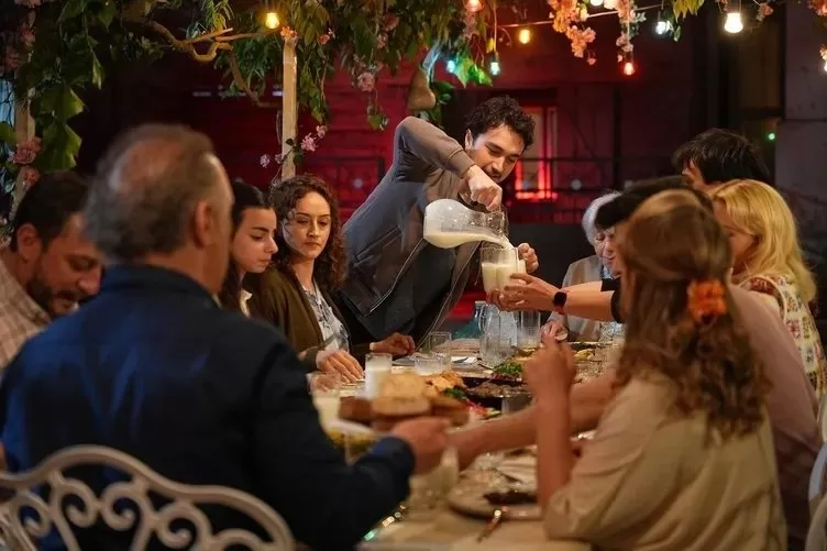 Aile Saadeti Dizisi Konusu ve Oyuncu Kadrosu: Sıcacık Bir Aile Hikayesi Geliyor Yeni dizi Aile Saadeti atv'de başlıyor