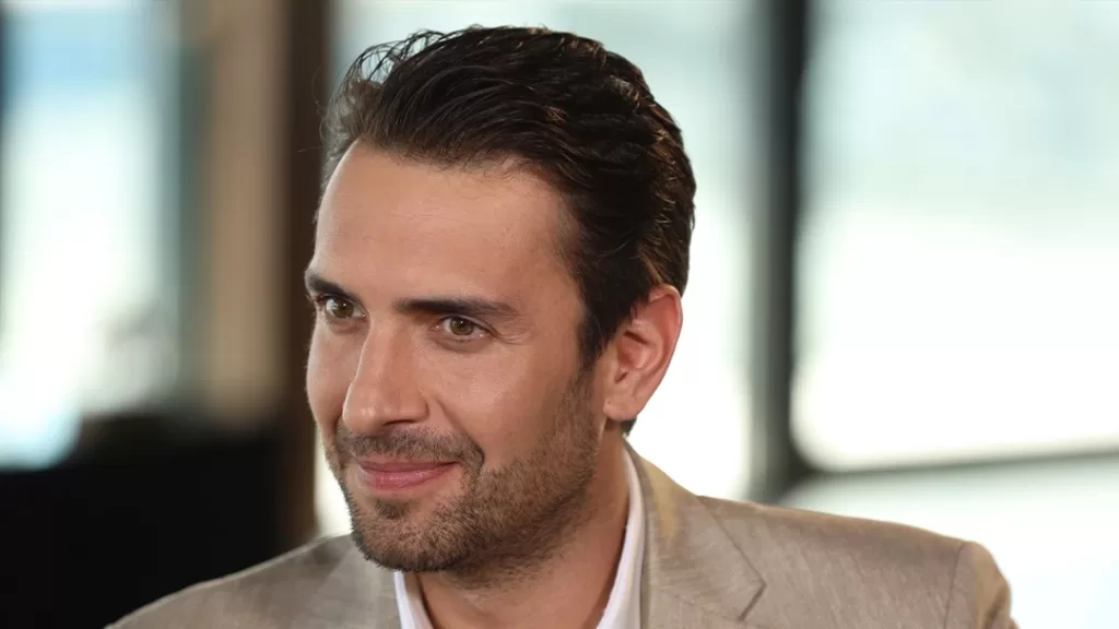 Çift Kişilik Oda 2. Bölüm: Nilüfer Kral Dairesine Hapsediliyor! Kaan’la Aralarındaki Gerilim Alevleniyor Çift Kişilik Oda 2.Bölüm Nilüfer Kral Dairesine Hapsediliyor! Kaan’la Aralarındaki Gerilim Alevleniyor