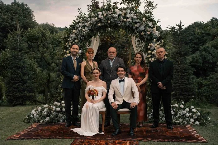 Veliaht Dizisi Gümbür Gümbür Geliyor: Akın Akınözü ve Erkan Kolçak Köstendil Aynı Kadroda! İşte Konusu ve Tüm Oyuncular