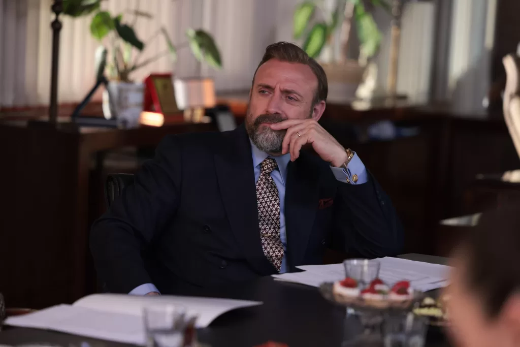 Kral Kaybederse 16. Bölüm Sezon Finali: Kenan’ın İhaneti ve Fadi’nin Yeni Umudu Kral Kaybederse 16. Bölüm Sezon Finali: Kenan’ın İhaneti ve Fadi’nin Yeni Umudu