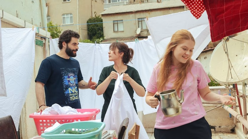 Veliaht Dizisi Akın Akınözü - Serra Arıtürk