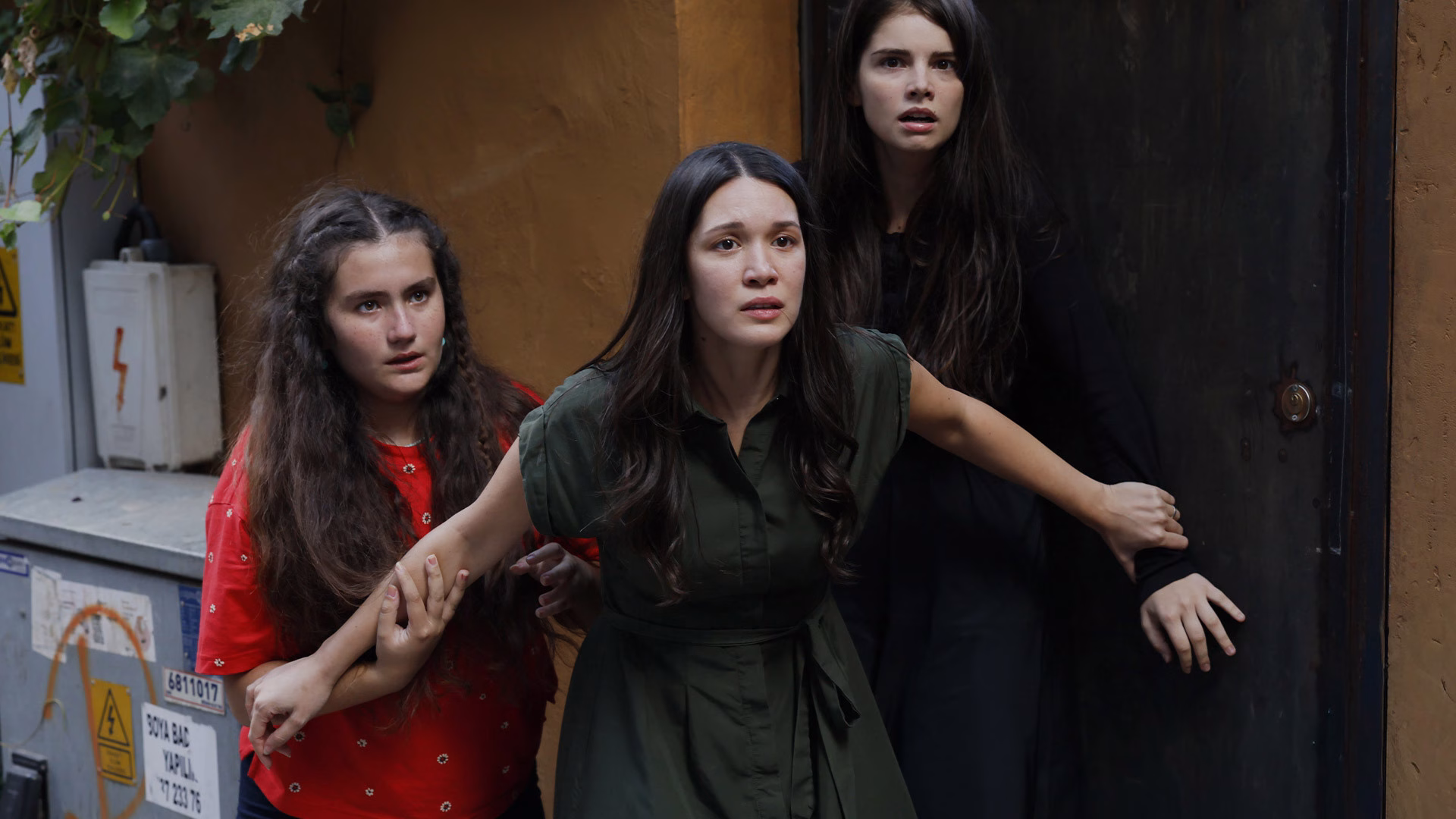 Sahipsizler Yeni Sezon Başlıyor: 30. Bölüm Özeti ve Tüm Detaylar Sahipsizle Yeni Sezon 30.bölüm