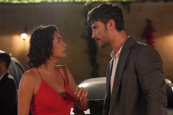 Halef Köklerin Çağrısı 2. Bölümde Neler Olacak? Serhat ve Melek İçin Geri Dönüş Zamanı mı? Akif'in Planlarını Bozan Hamle! Halef Köklerin Çağrısı 2.Bölüm