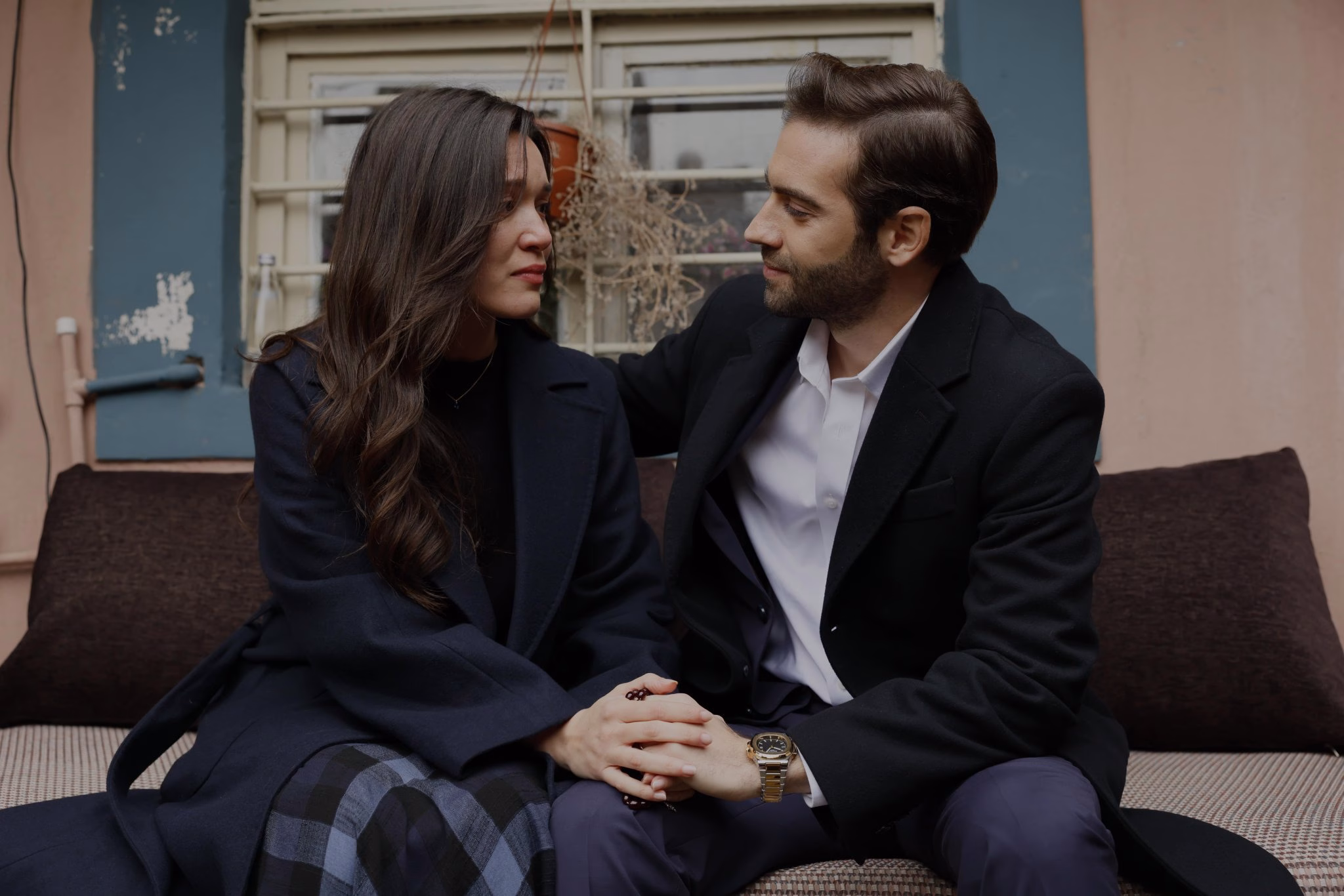 Sahipsizler 39. Bölüm Özeti: Azize Yıkılırken, Devran Babasını Kaybetme Tehlikesiyle Yüzleşiyor!