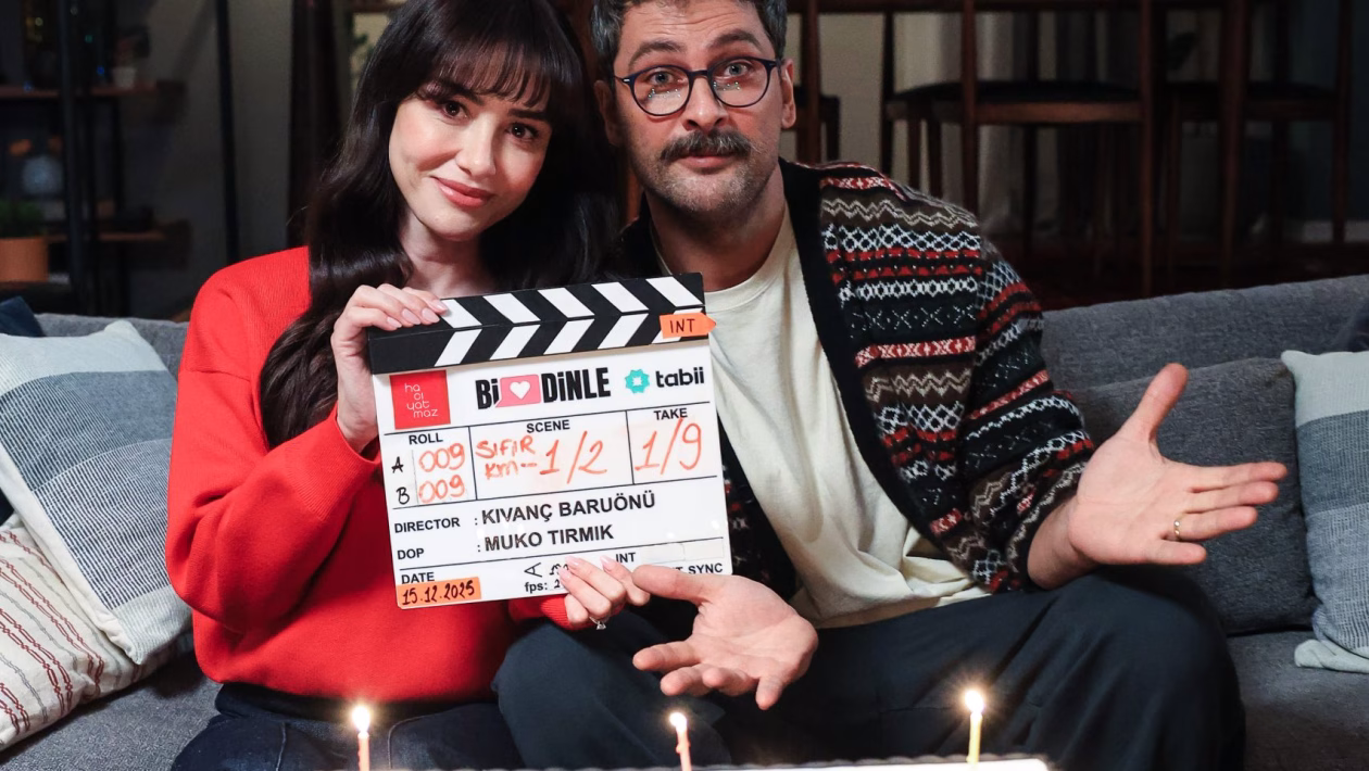 Onur Tuna ve Özge Gürel’den Yeni Sürpriz: Bi Dinle Dizisi Sete Çıktı! Bi Dinle dizisi Onur Tuna Özge Gürel trt tabii